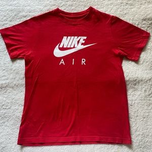 ✨NIKE GRAPHIC TEE✨